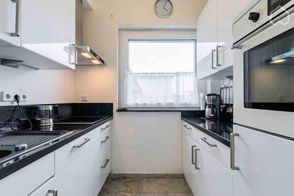 Modern & Bright +parking @kurfuerstendamm Appartement