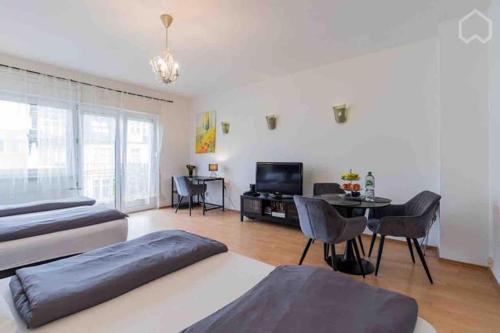 Modern & Bright +parking @kurfuerstendamm Appartement Berlijn