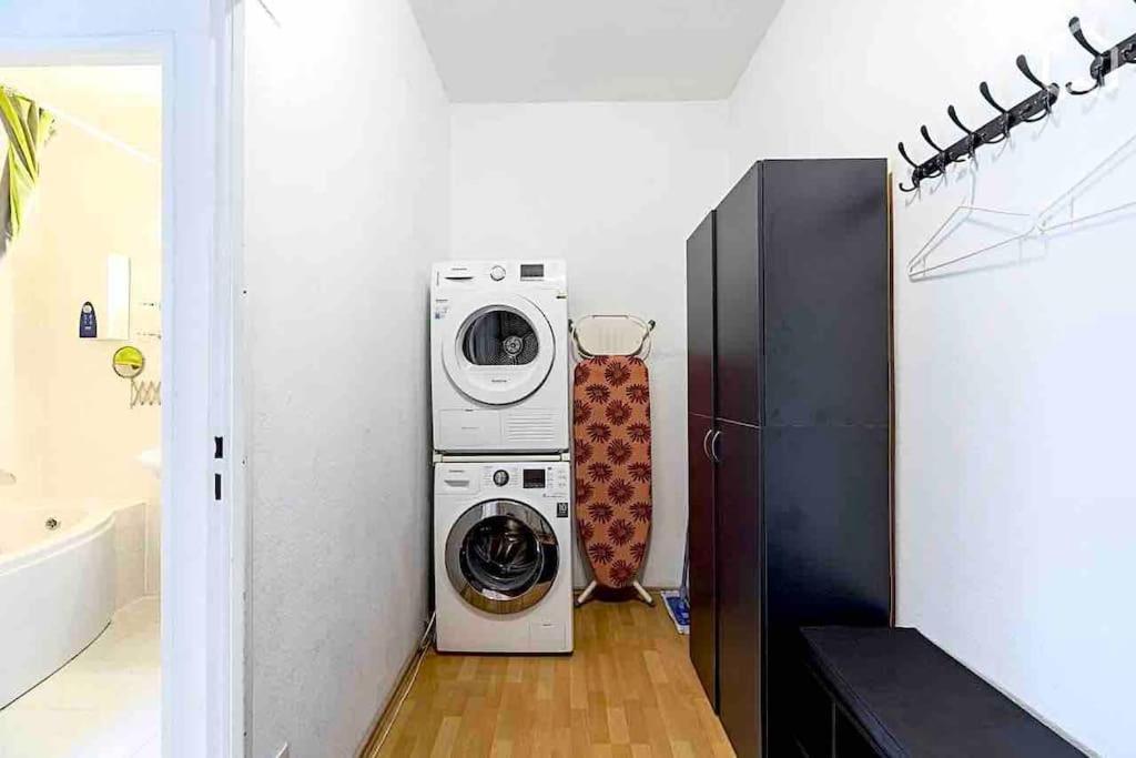 Modern & Bright +parking @kurfuerstendamm Appartement *