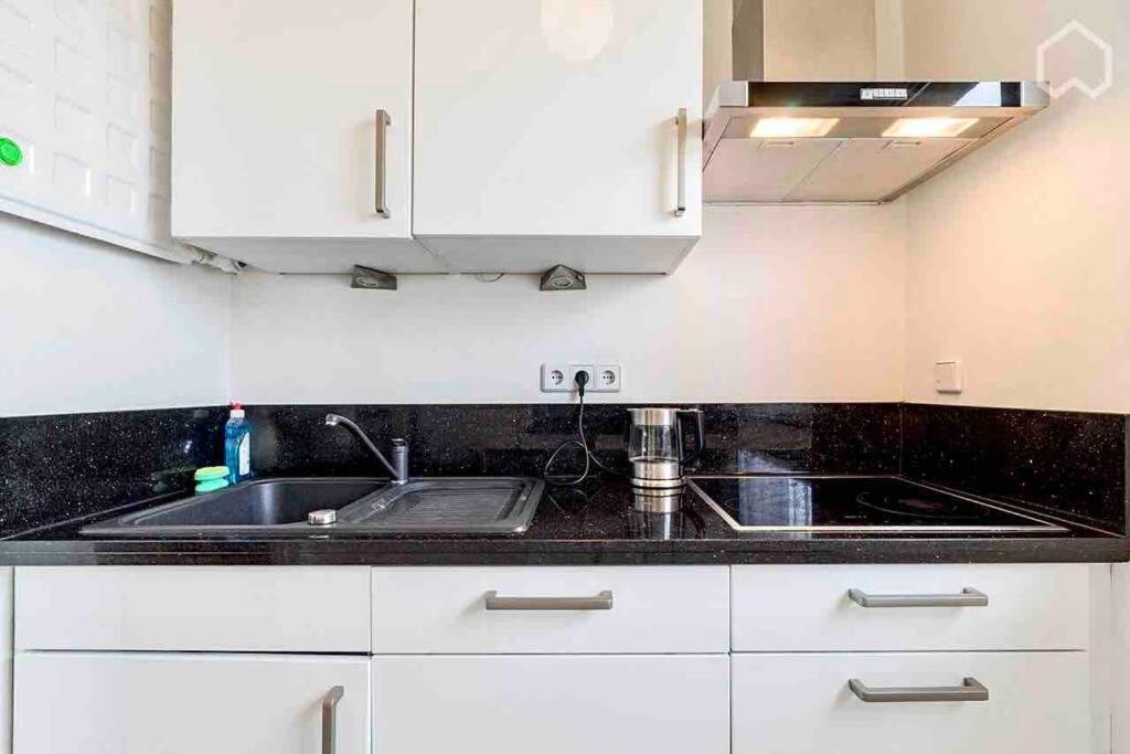 Modern & Bright +parking @kurfuerstendamm Appartement