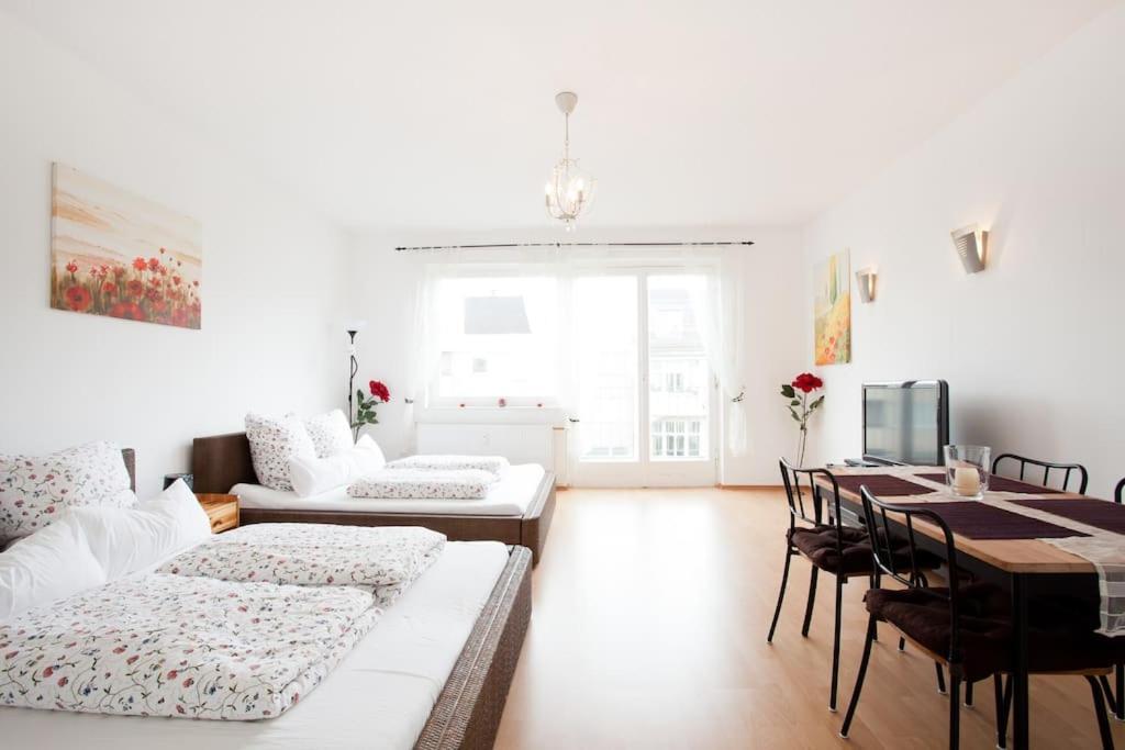 Modern & Bright +parking @kurfuerstendamm Appartement Berlijn