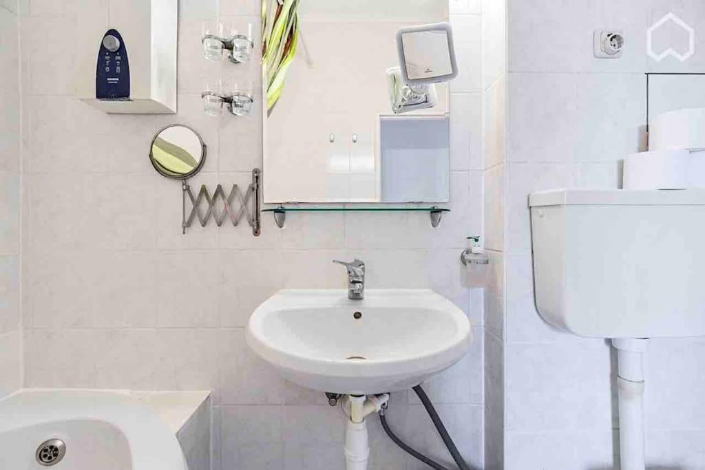 Appartement Modern & Bright +parking @kurfuerstendamm *